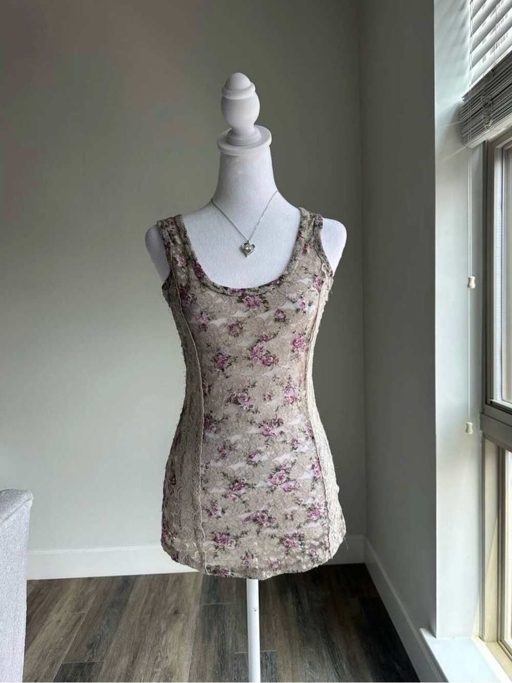 Vintage Maurices Floral Lace Tank Top in Beige and Pink Size M